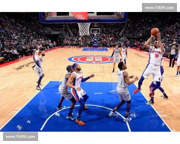 布莱斯臂展实测 2 米 08！父子对比照引热议：视觉错觉还是数据真相？